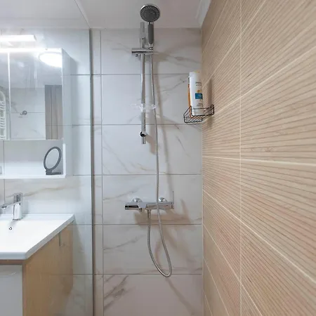 Heart, Premium 2br Suite, Sleeps 6 Thessaloniki