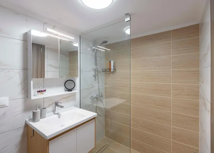 Heart, Premium 2br Suite, Sleeps 6 テッサロニキ
