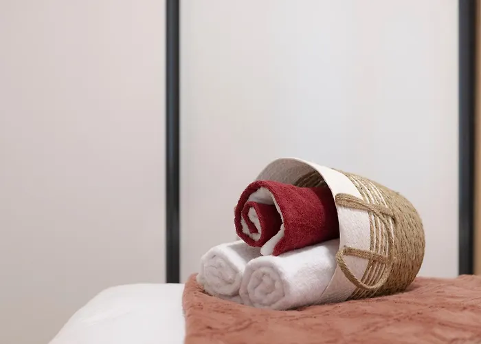 Heart, Premium 2br Suite, Sleeps 6 *