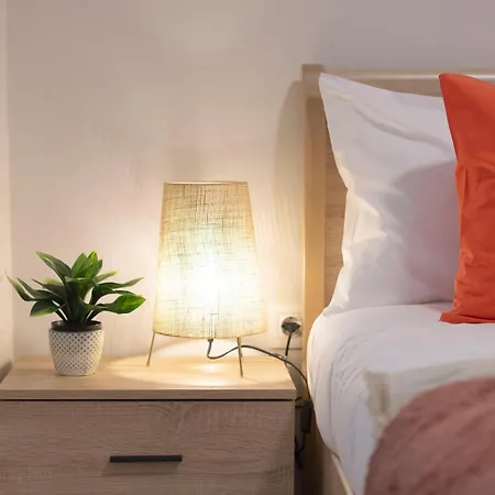 아파트 Heart, Premium 2br Suite, Sleeps 6 *