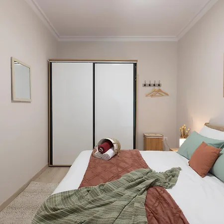 아파트 Heart, Premium 2br Suite, Sleeps 6 *