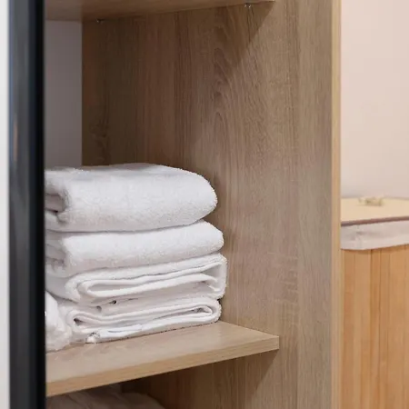 아파트 Heart, Premium 2br Suite, Sleeps 6 테살로니키